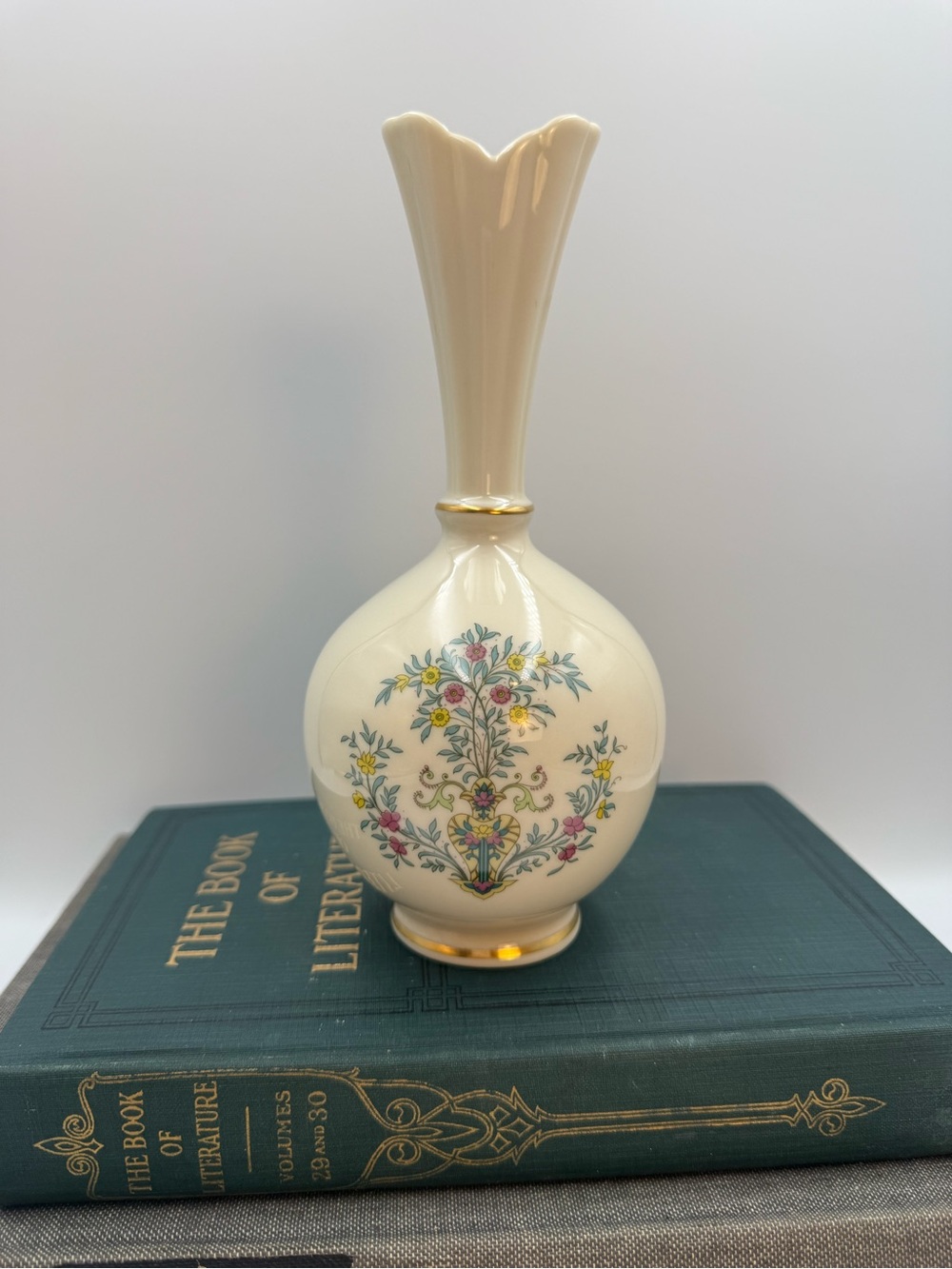 Vintage 1960s Lenox Blue Tree Bulbous 8” Bud Vase 24K Gold Trim Fluted Ball